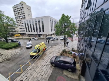 Policajka u unakrsnoj vatri ubila pljačkaša banke u središtu Splita