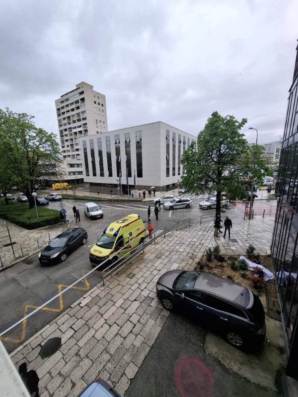 Policajka u unakrsnoj vatri ubila pljačkaša banke u središtu Splita