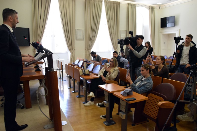 Dubrovnik: Konferencija za medije gradonačelnika Frankovića