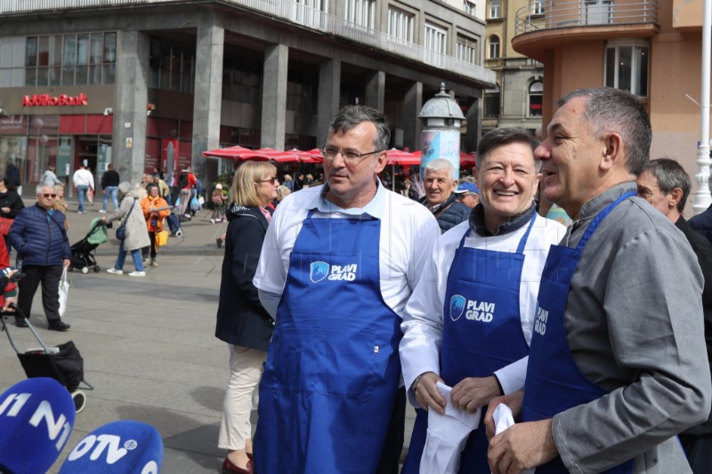 Kandidat za gradonačelnika Zagreba Ivica Lovrić dijelio bakalar građanima