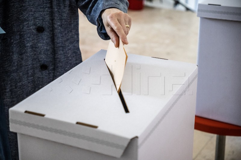 Otvorena biračka mjesta za lokalne izbore