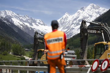 SWITZERLAND ROCKFALL EVACUATION