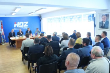 Zajednička sjednica Predsjedništva i Nacionalnog odbora HDZ-a