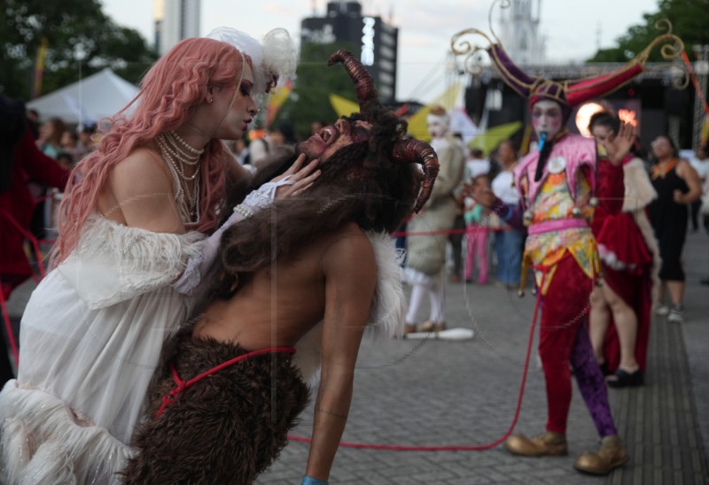 COLOMBIA ART CULTURE