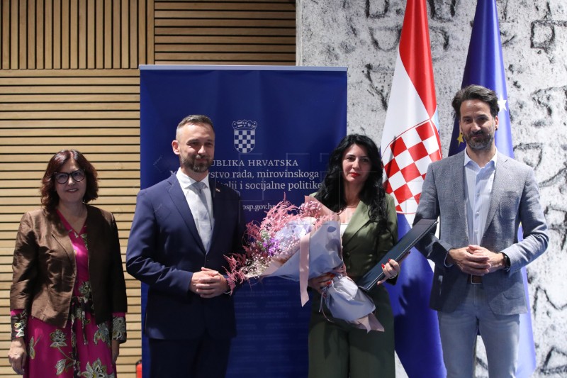 Svečano uručene nagrade u povodu Nacionalnog dana udomiteljstva