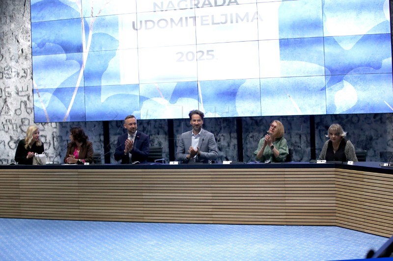 Svečano uručene nagrade u povodu Nacionalnog dana udomiteljstva
