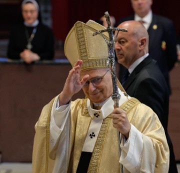 VATICAN HOLY MASS