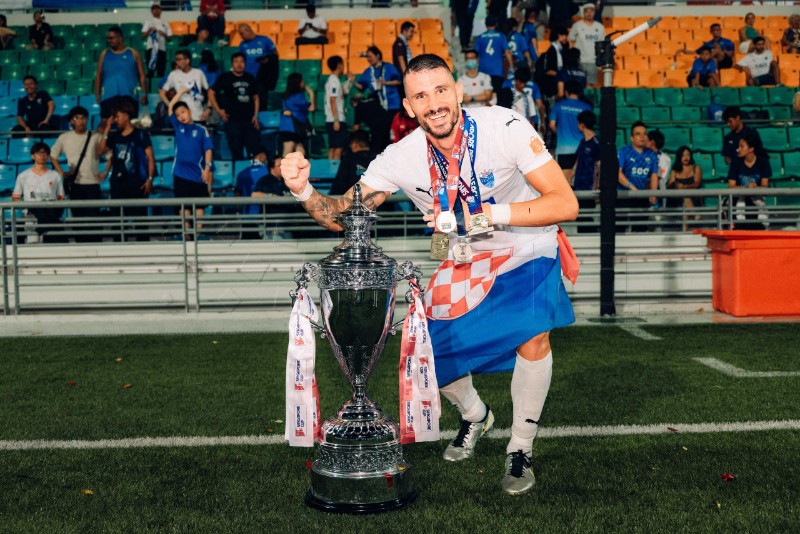 Datković osvojio tri trofeja u Singapuru pa izabran u najbolju momčad lige