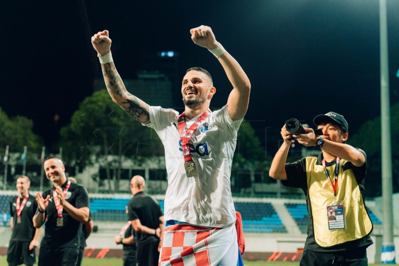 Datković osvojio tri trofeja u Singapuru pa izabran u najbolju momčad lige