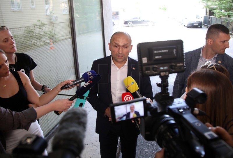 Dolazak na zajedničku sjednicu Predsjedništva i Nacionalnog odbora HDZ-a