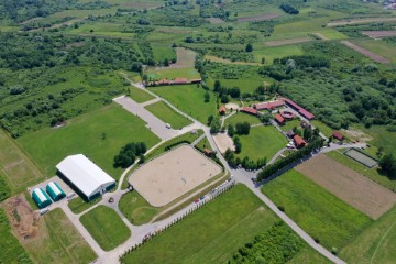 Etno farma Mirnovec nudi smještaj za konje s Hipodroma tijekom Thompsonova koncerta