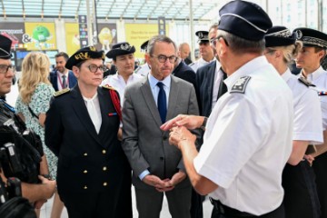FRANCE GOVERNMENT MIGRATION