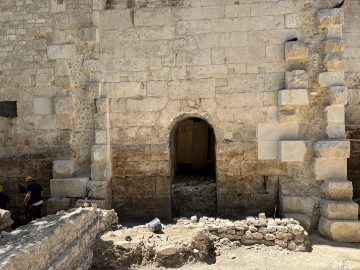 Otkriven antički prolaz između kule i podruma Dioklecijanove palače u Splitu