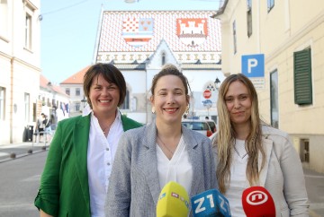 Konferencija za novinare Marije Selak Raspudić, Milke Rimac Bilušić i Dragane Turkalj