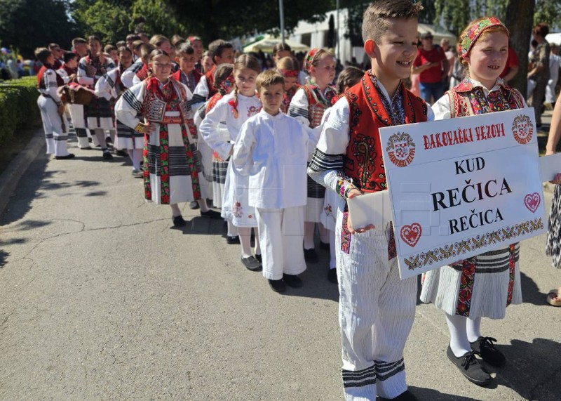 Đakovo: Na Malim vezovima 34 dječje folklorne skupine