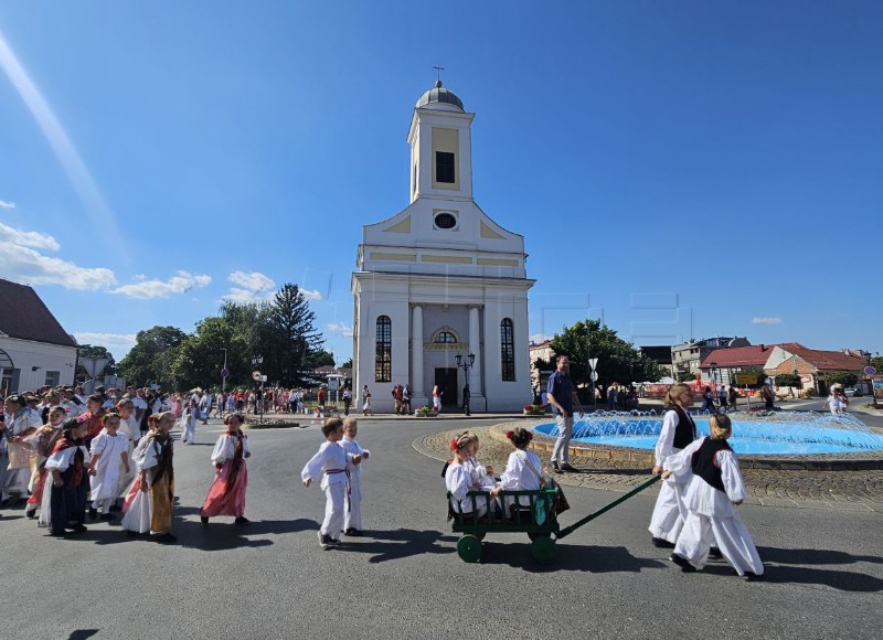 Đakovo: Na Malim vezovima 34 dječje folklorne skupine