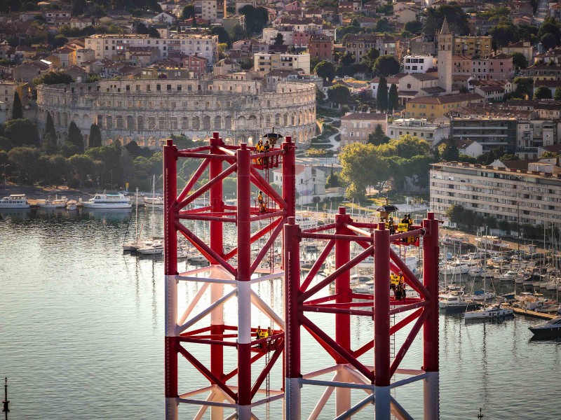 Pula: Aktivisti Greenpeacea popeli se na 135 metara visoke tornjeve platforme