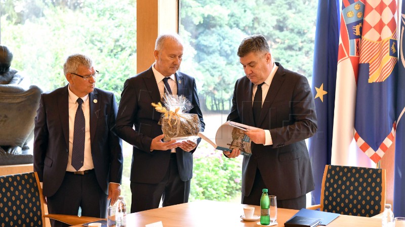 Predsjednik Milanović prihvatio pokroviteljstvo 310. Sinjske alke