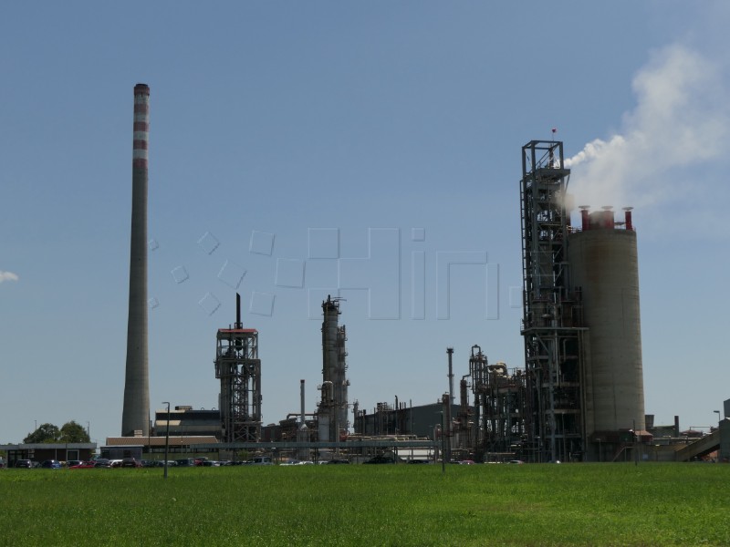 Ministar gospodarstva Ante Šušnjar posjetio kutinsku Petrokemiju