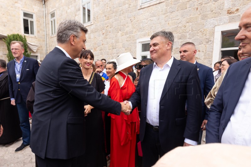 Državni vrh prisustvovao Vojvodinom prijemu u Alkarskim dvorima