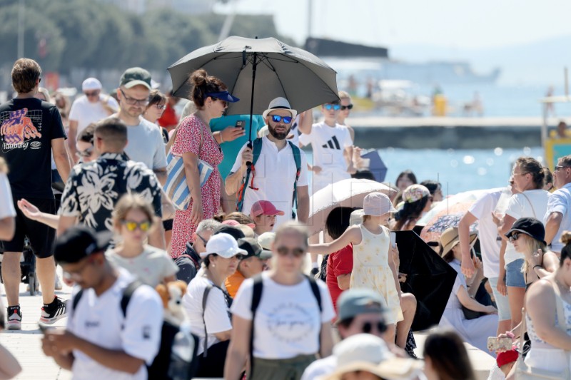 Zadar - Turisti uživali na zadarskom Poluotoku