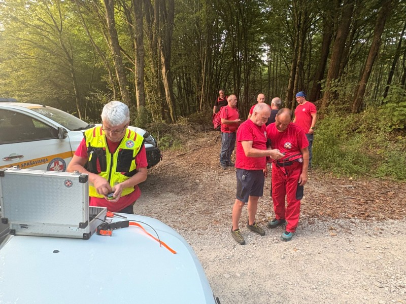  HGSS tijekom vikenda spasio 17 ljudi, tri potrage završile tragično