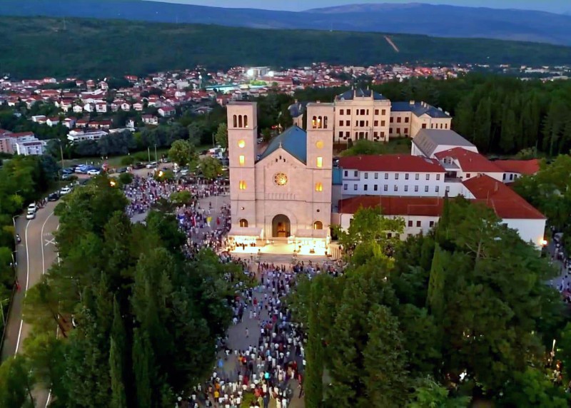Široki Brijeg tijekom mise devetnice