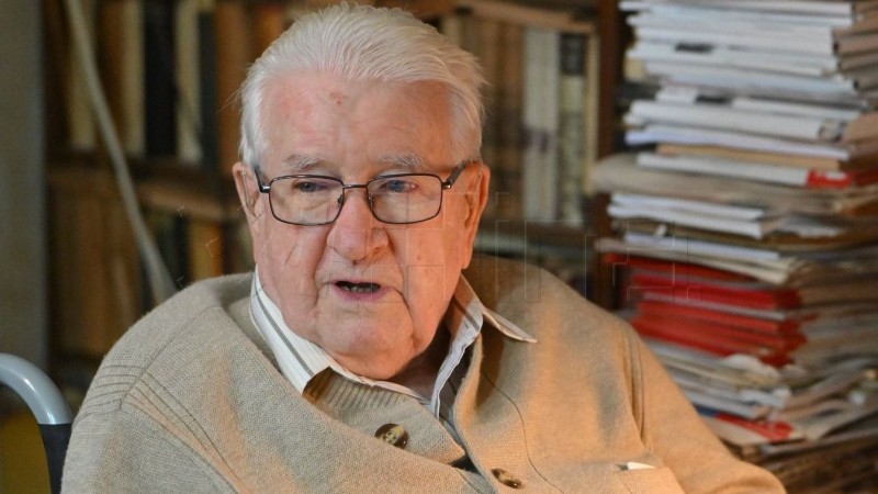 Umro istaknuti mađarski kroatist István  Lőkös 