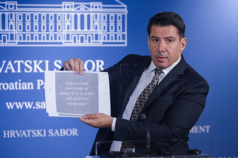 Grmoja o seksualnom odgoju u školama