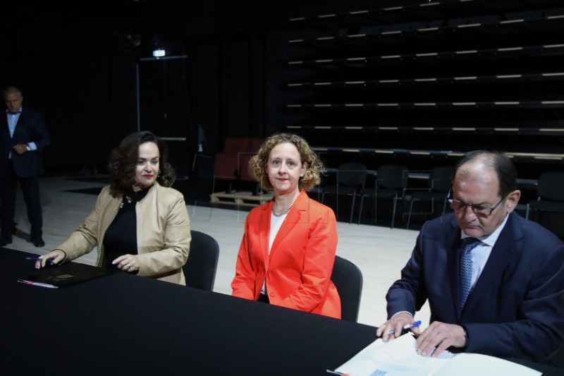Održana svečana primopredaja građevinskih radova tvrtke Kamgrad HNK-u