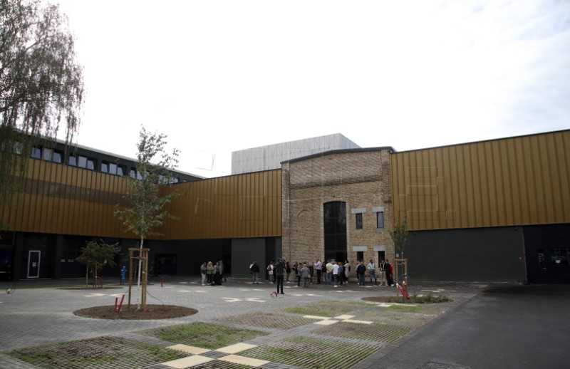 Održana svečana primopredaja građevinskih radova tvrtke Kamgrad HNK-u