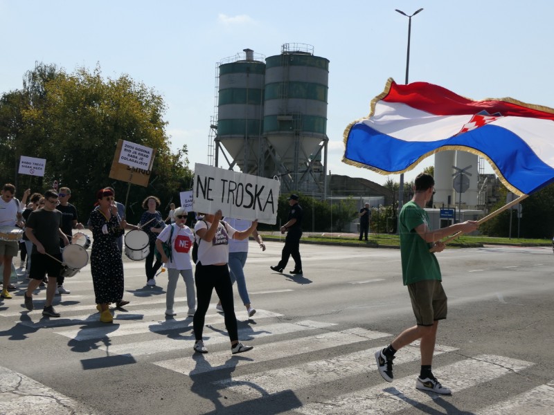 Grad Sisak nije obaviješten o zaustavljanju investicije u mega peradarnik i klaonicu