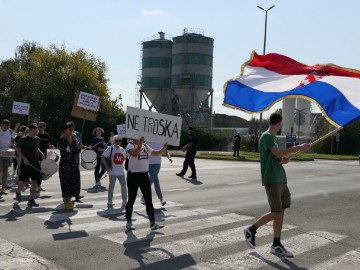 Grad Sisak nije obaviješten o zaustavljanju investicije u mega peradarnik i klaonicu