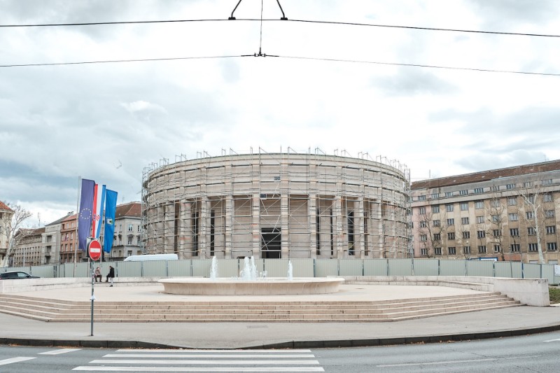 Na pročelju Meštrovićevog paviljona predstavlja se novi rad Nore Turato