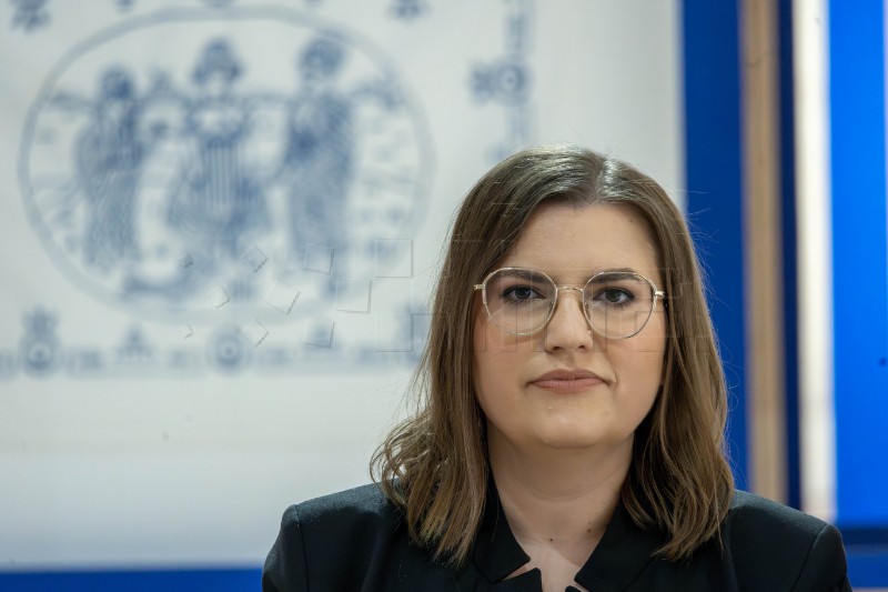 Najavljena izložba "Sa zida na zid – od vezenih do virtualno dijeljenih vrijednosti"