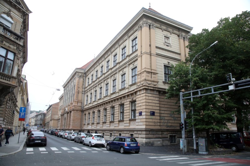 Tomašević i Bačić obišli Prvu ekonomsku školu u Zagrebu