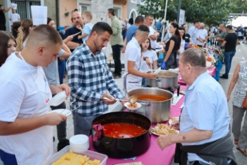 Vrgorac slavi četvrt stoljeća Biklijade - fešta loze i koze