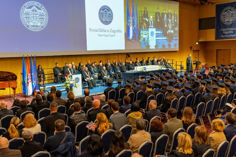 Na zagrebačkom Sveučilištu promovirano 249 doktora znanosti i doktora umjetnosti 