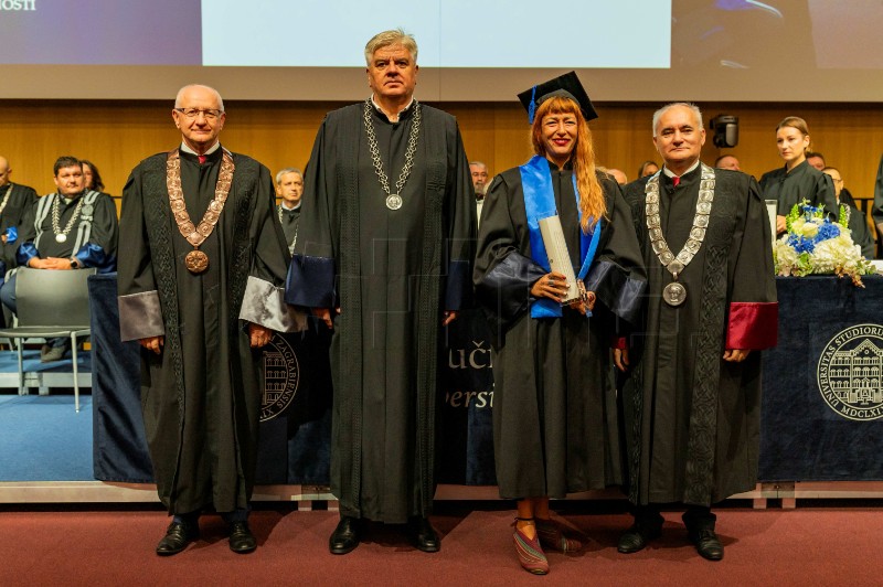 Na zagrebačkom Sveučilištu promovirano 249 doktora znanosti i doktora umjetnosti 