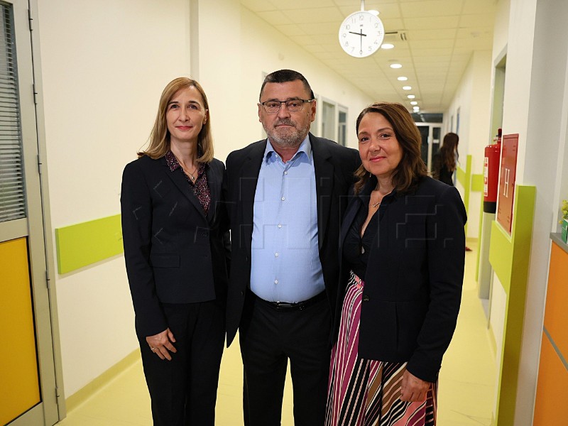 Ministrice Hrstić i Mikuš Žigman uručile 3,5 milijuna eura ugovor bolnici u Mostaru