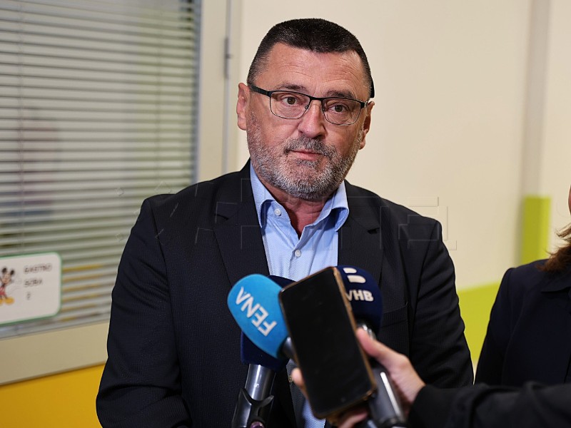 Ministrice Hrstić i Mikuš Žigman uručile 3,5 milijuna eura ugovor bolnici u Mostaru
