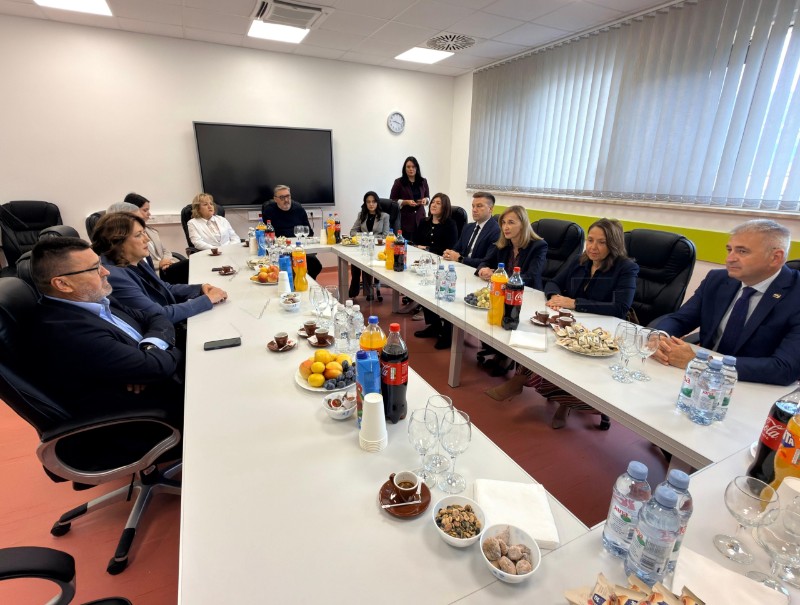 Ministrice Hrstić i Mikuš Žigman uručile 3,5 milijuna eura ugovor bolnici u Mostaru