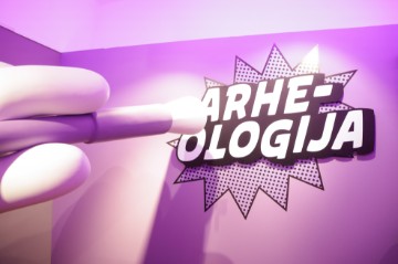 Razgledanje multimedijske izložbe "Arheologija i popularna kultura"