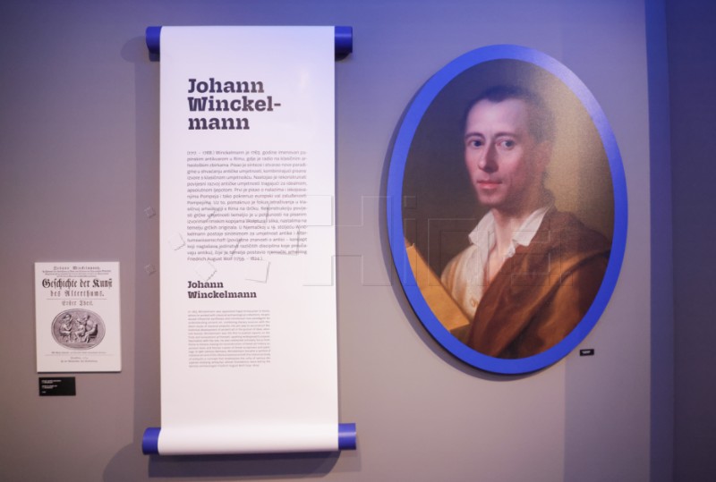 Razgledanje multimedijske izložbe "Arheologija i popularna kultura"