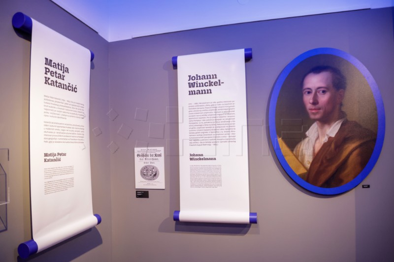 Razgledanje multimedijske izložbe "Arheologija i popularna kultura"