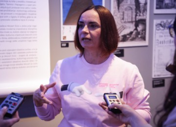 Razgledanje multimedijske izložbe "Arheologija i popularna kultura"
