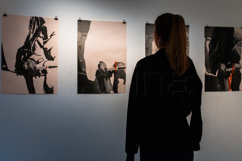 Reli po galerijama tijekom listopada u Zagrebu i Puli 