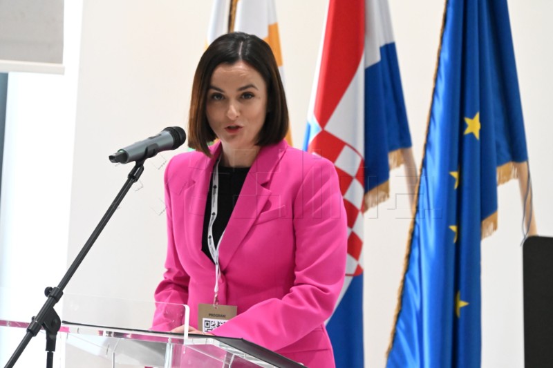 15. savjetovanje za narodne knjižnice u RH s međunarodnim sudjelovanjem