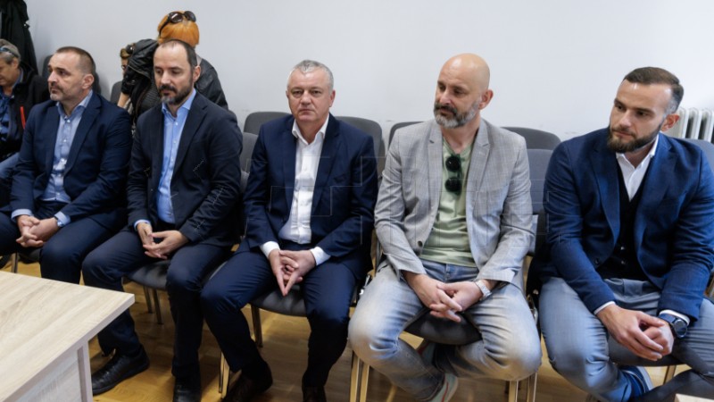 Započelo suđenje bivšim ministrima