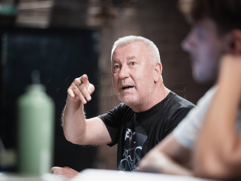 U ZKM-u premijerno izvedena predstava "Max, Mischa i ofenziva Tet"
